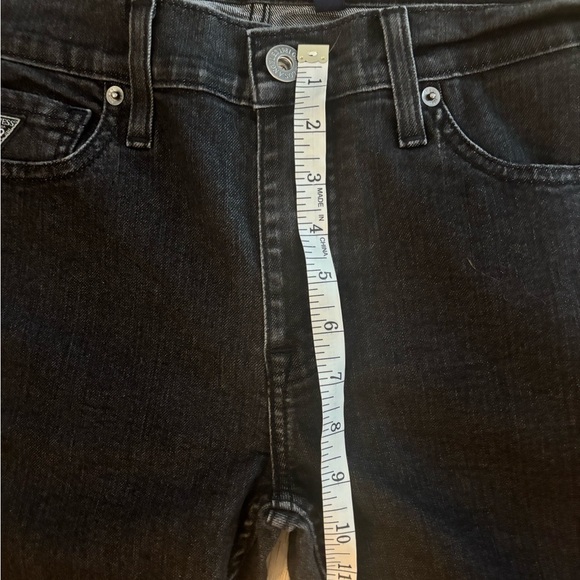 Guess low rise  black skinny jeans. 33x32 - Picture 6 of 10